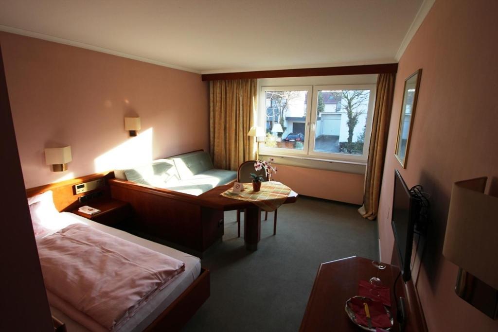 Hotel Am Kurpark Бад Вимпфен Стая снимка