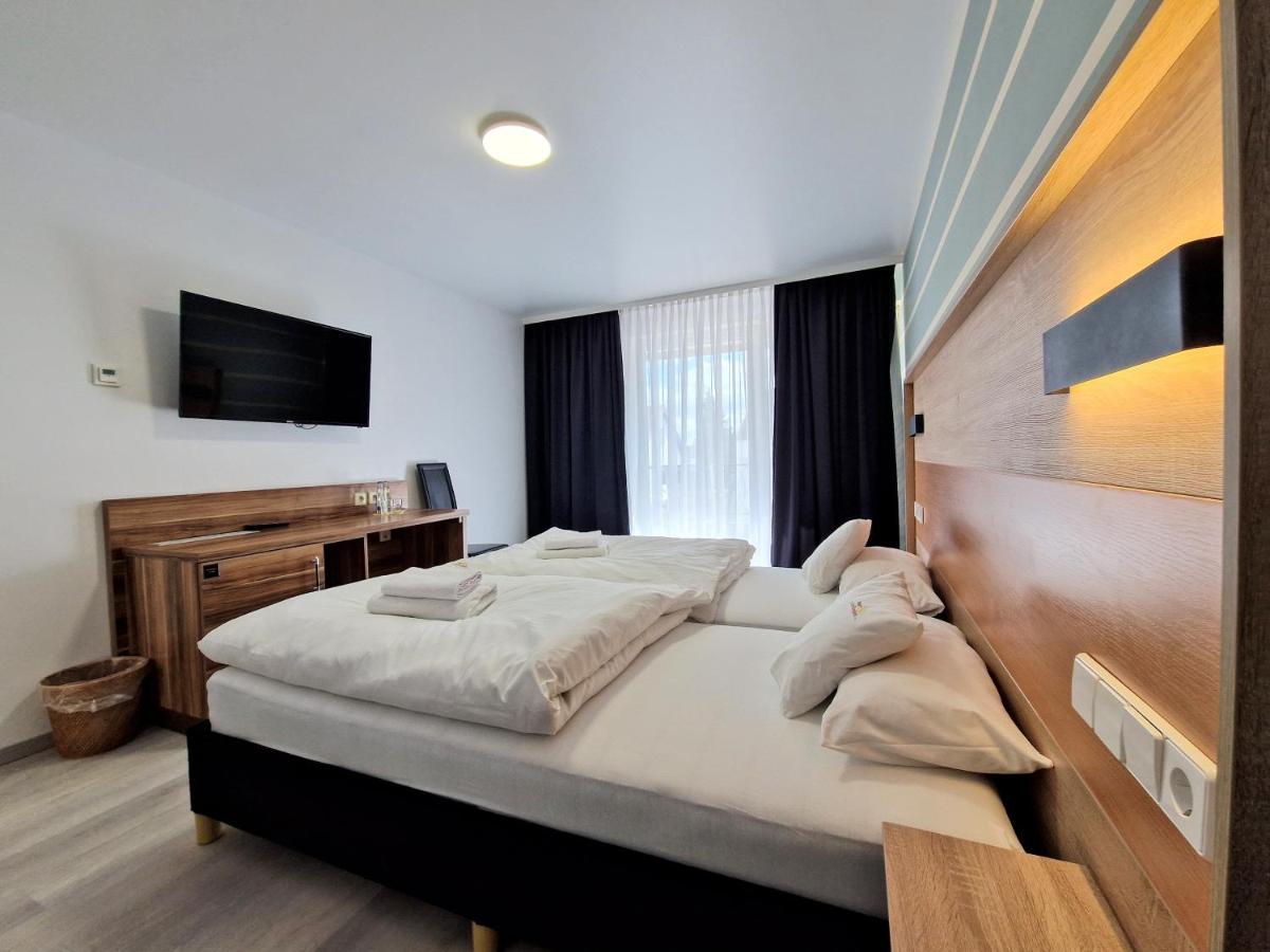 Hotel Am Kurpark Бад Вимпфен Екстериор снимка