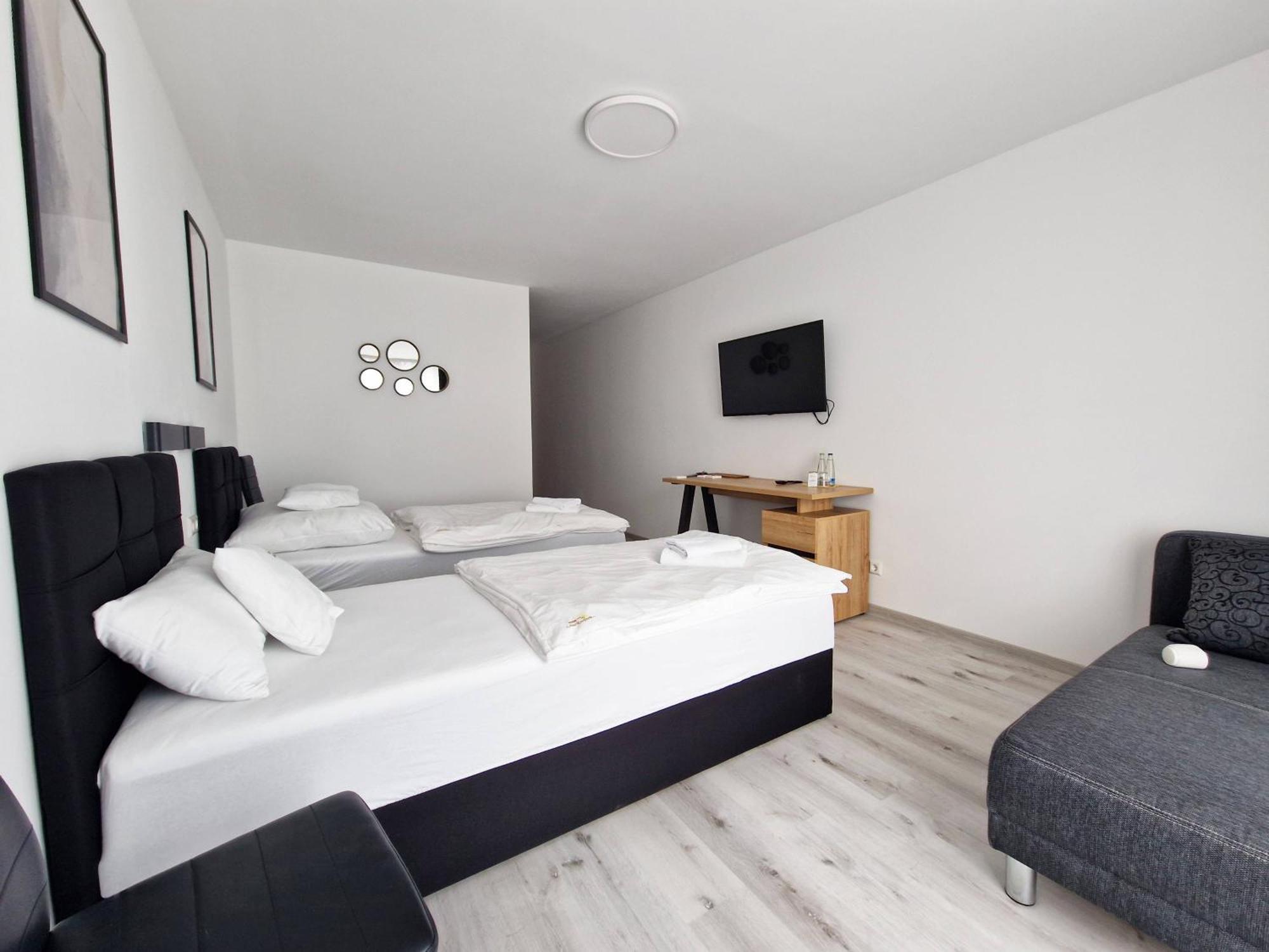 Hotel Am Kurpark Бад Вимпфен Екстериор снимка