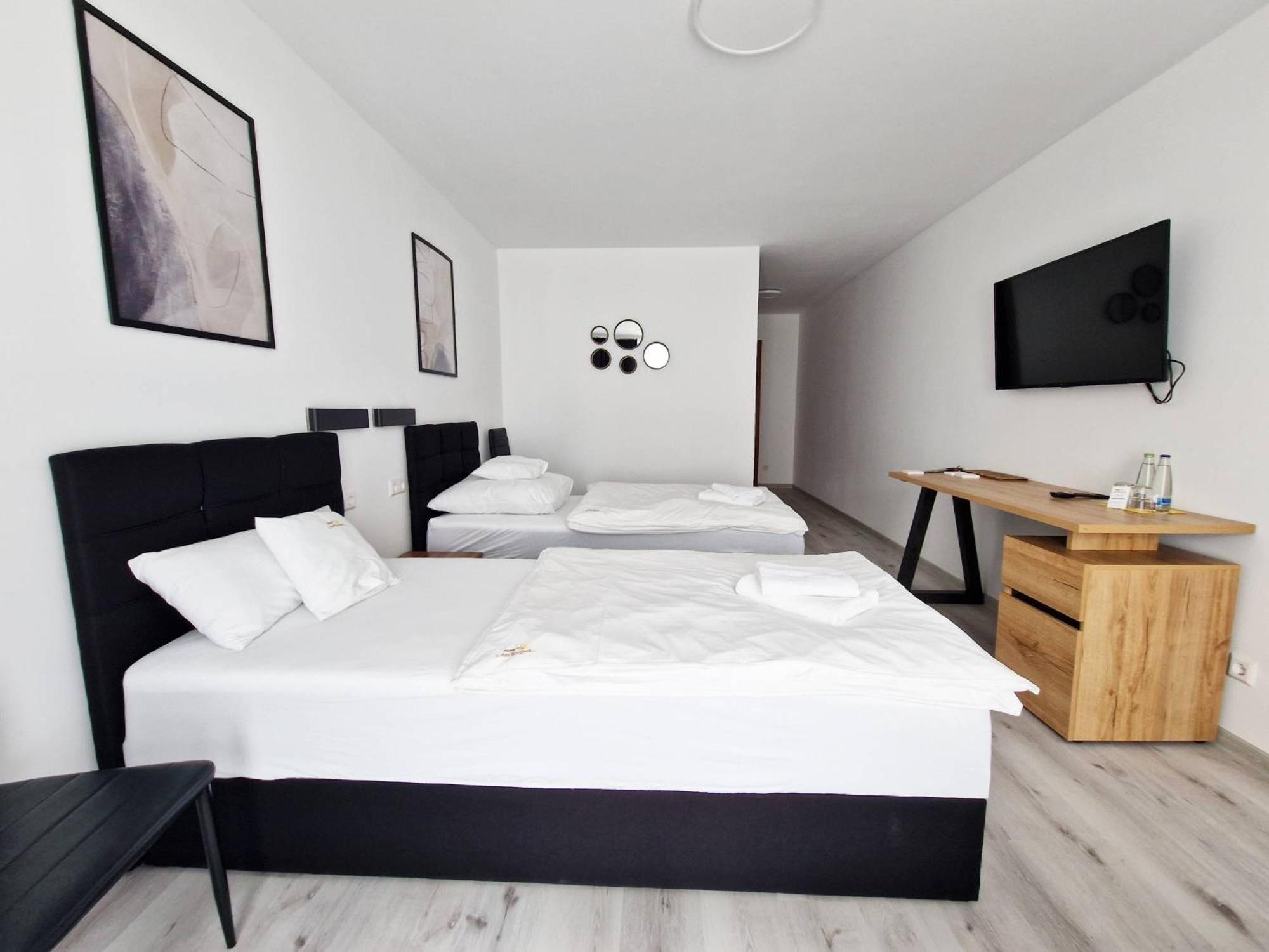 Hotel Am Kurpark Бад Вимпфен Екстериор снимка