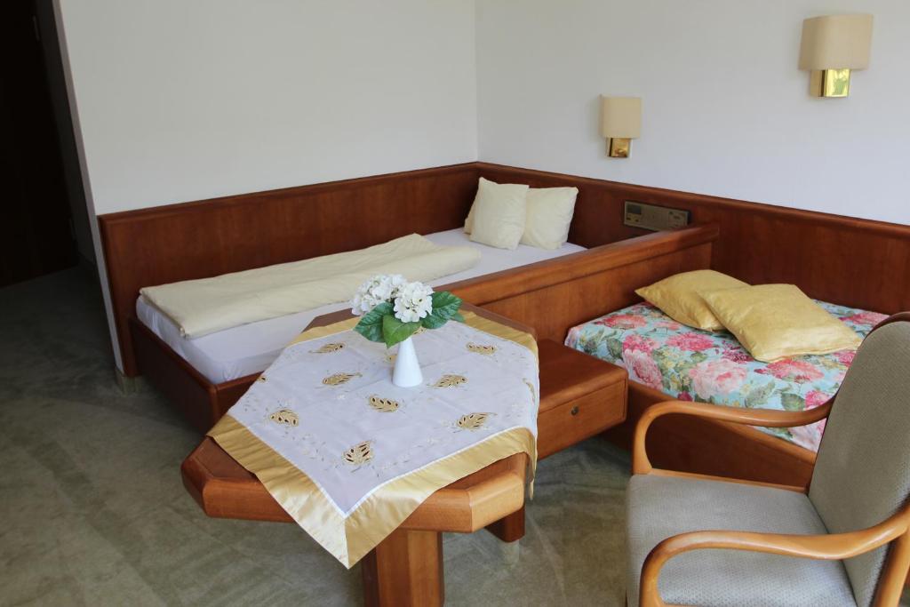 Hotel Am Kurpark Бад Вимпфен Стая снимка